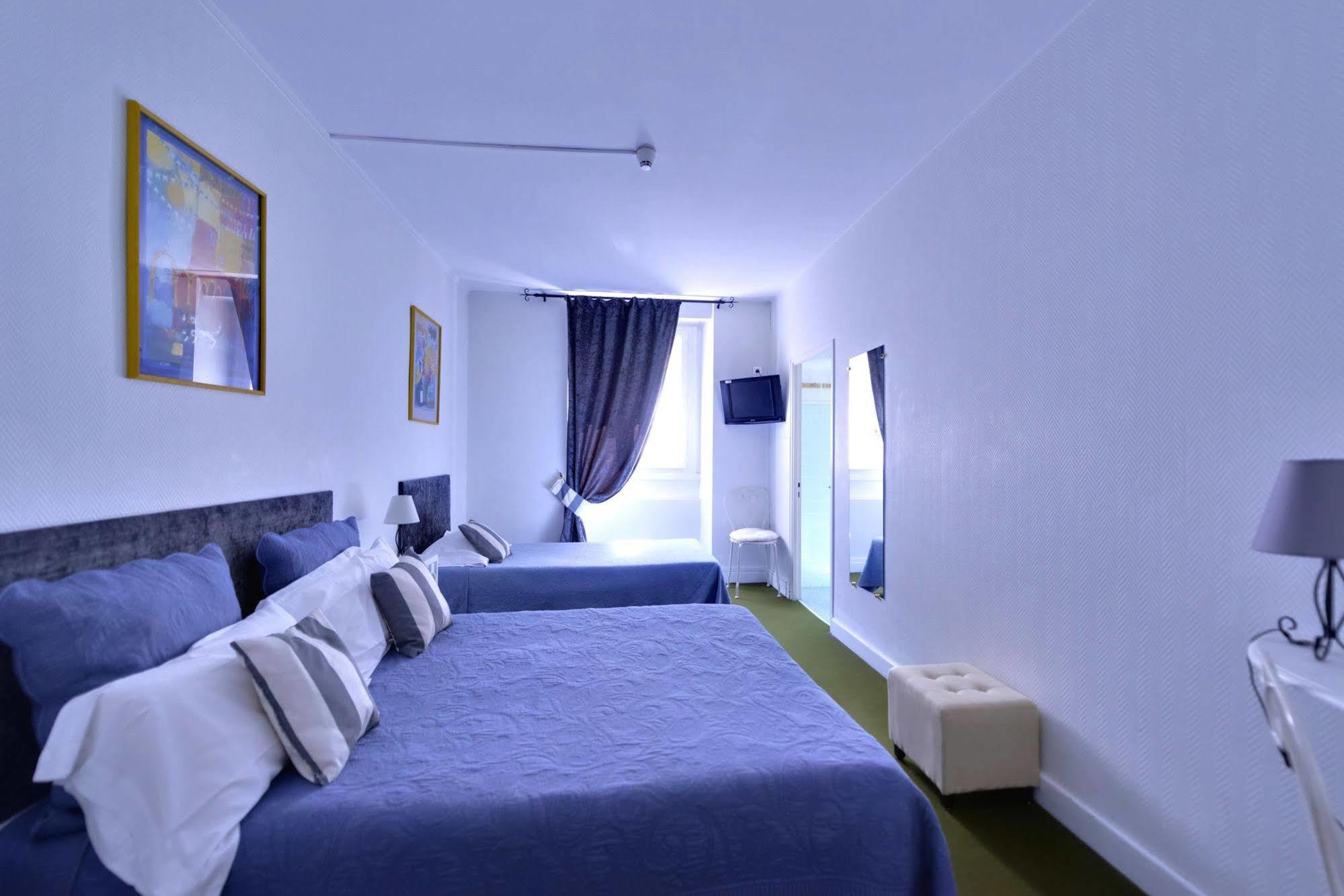 Logis Hotel Orly Ales Bagian luar foto